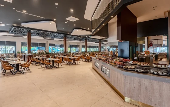 RESTAURANT & BAR