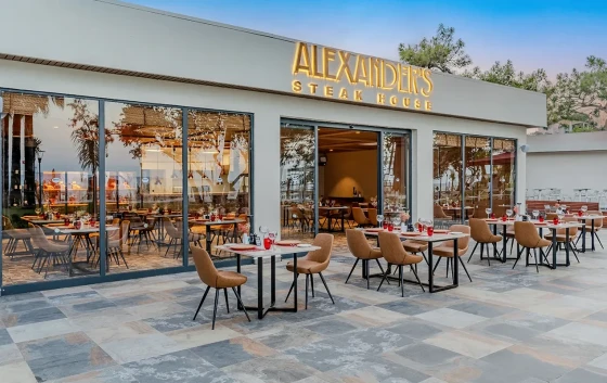 RESTAURANT & BAR