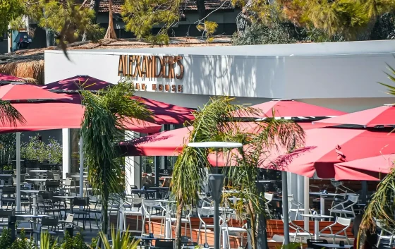 RESTAURANT & BAR