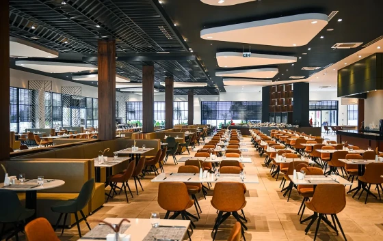 RESTAURANT & BAR